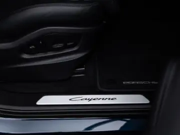 Cayenne E-Hybrid Pano Luft Chrono AHK 21