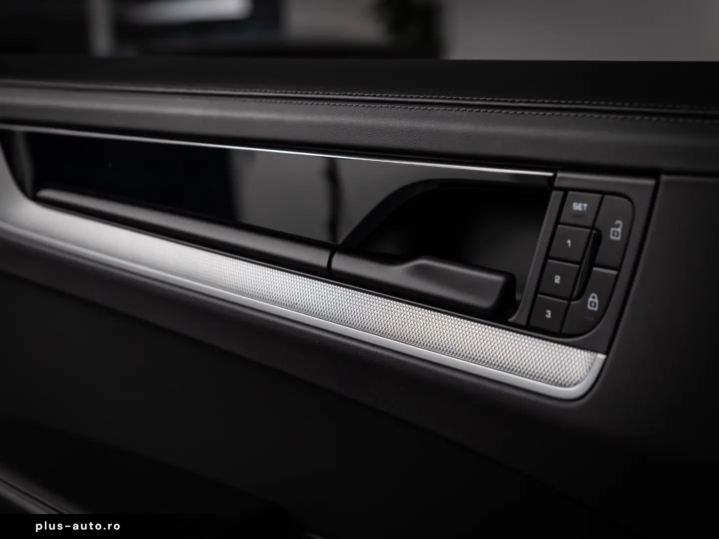 Cayenne E-Hybrid Pano Luft Chrono AHK 21