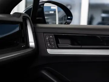 Cayenne E-Hybrid Pano Luft Chrono AHK 21