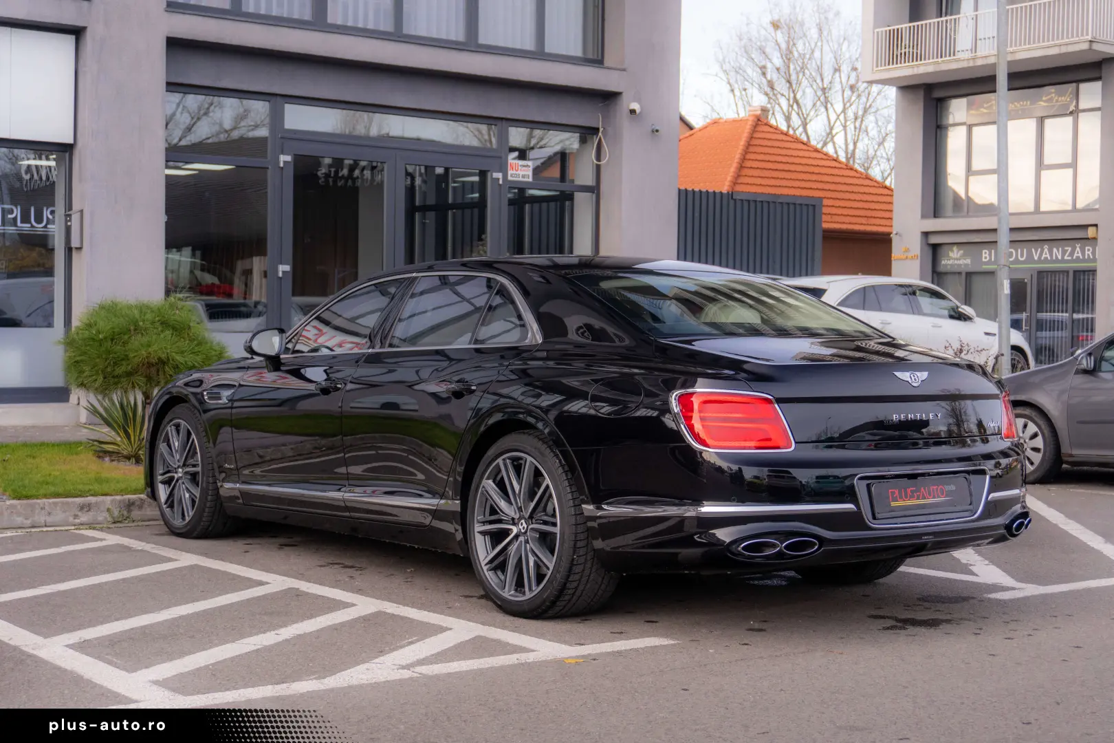 Bentley Flying Spur Azure Hybrid
