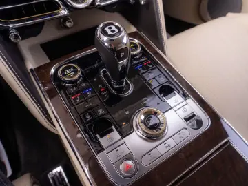 Bentley Flying Spur Azure Hybrid