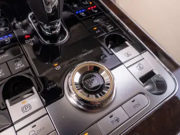 Bentley Flying Spur Azure Hybrid