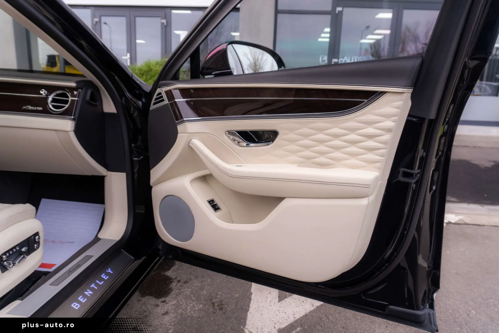 Bentley Flying Spur Azure Hybrid