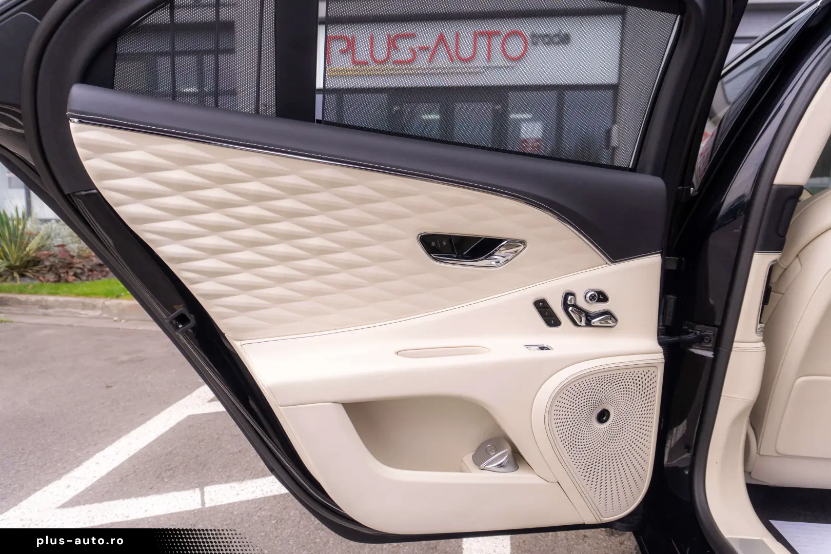 Bentley Flying Spur Azure Hybrid