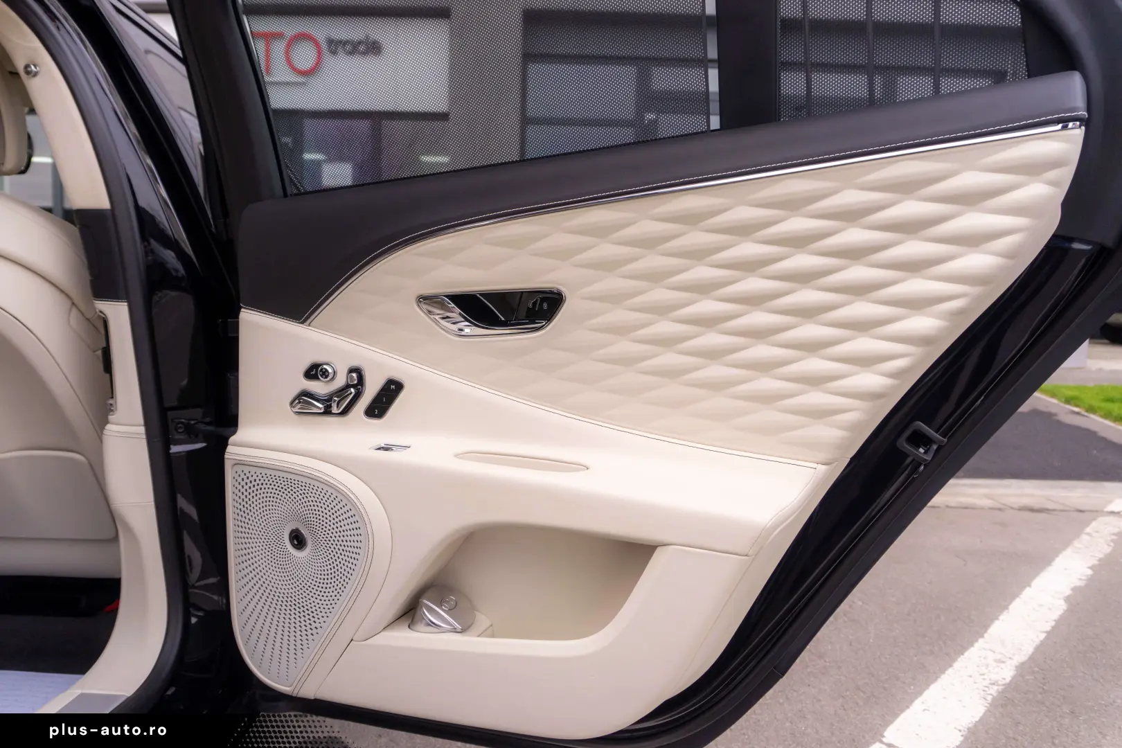 Bentley Flying Spur Azure Hybrid