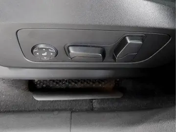 X2 sDrive 20i Sport M Shadow HeadUp ACC 360 Kam