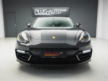 Porsche Panamera 4 E-Hybrid Platinum Edition