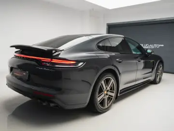Porsche Panamera 4 E-Hybrid Platinum Edition
