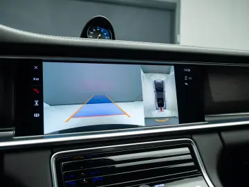 Porsche Panamera 4 E-Hybrid Platinum Edition