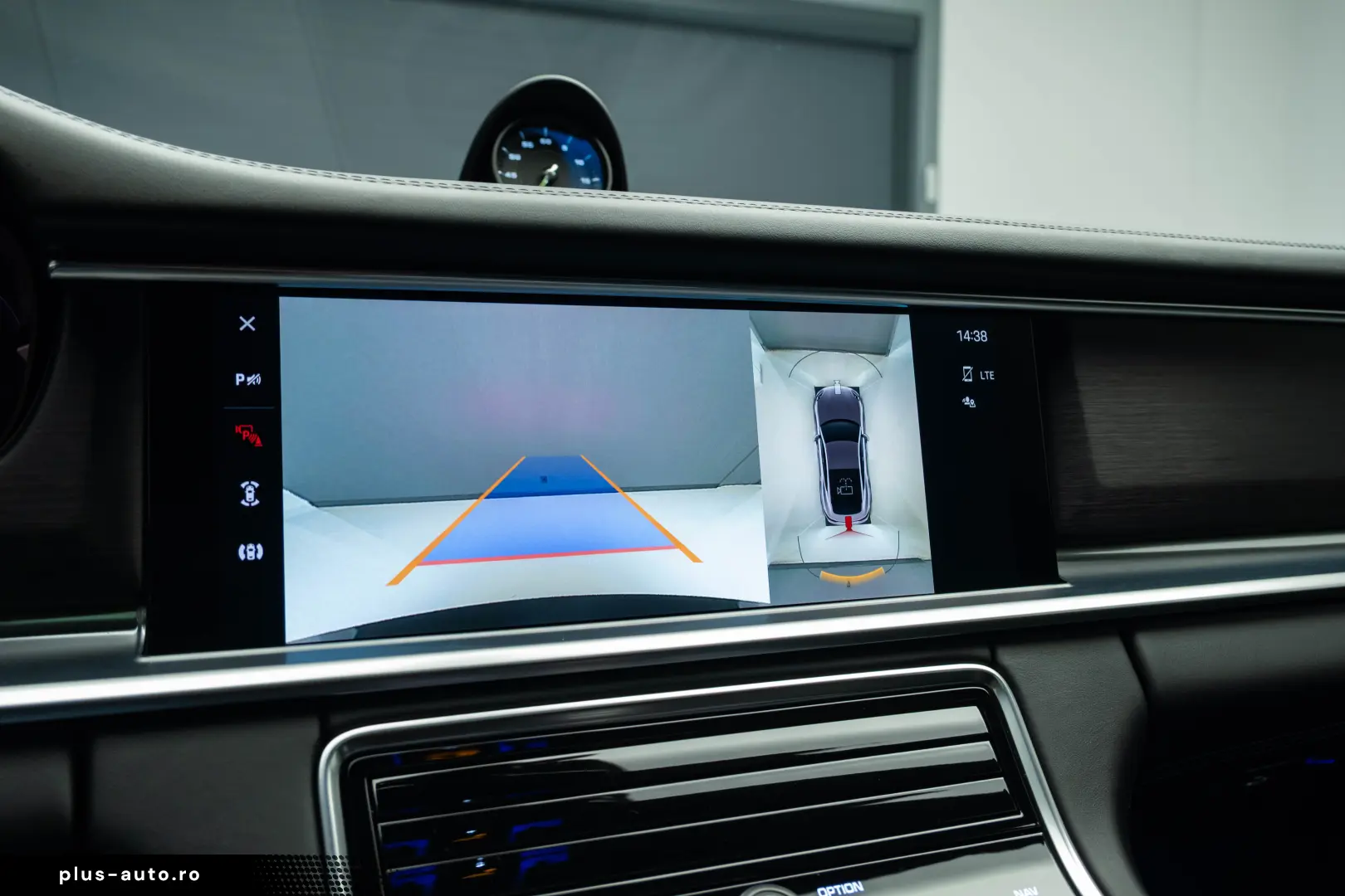 Porsche Panamera 4 E-Hybrid Platinum Edition