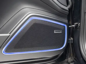 Porsche Panamera 4 E-Hybrid Platinum Edition