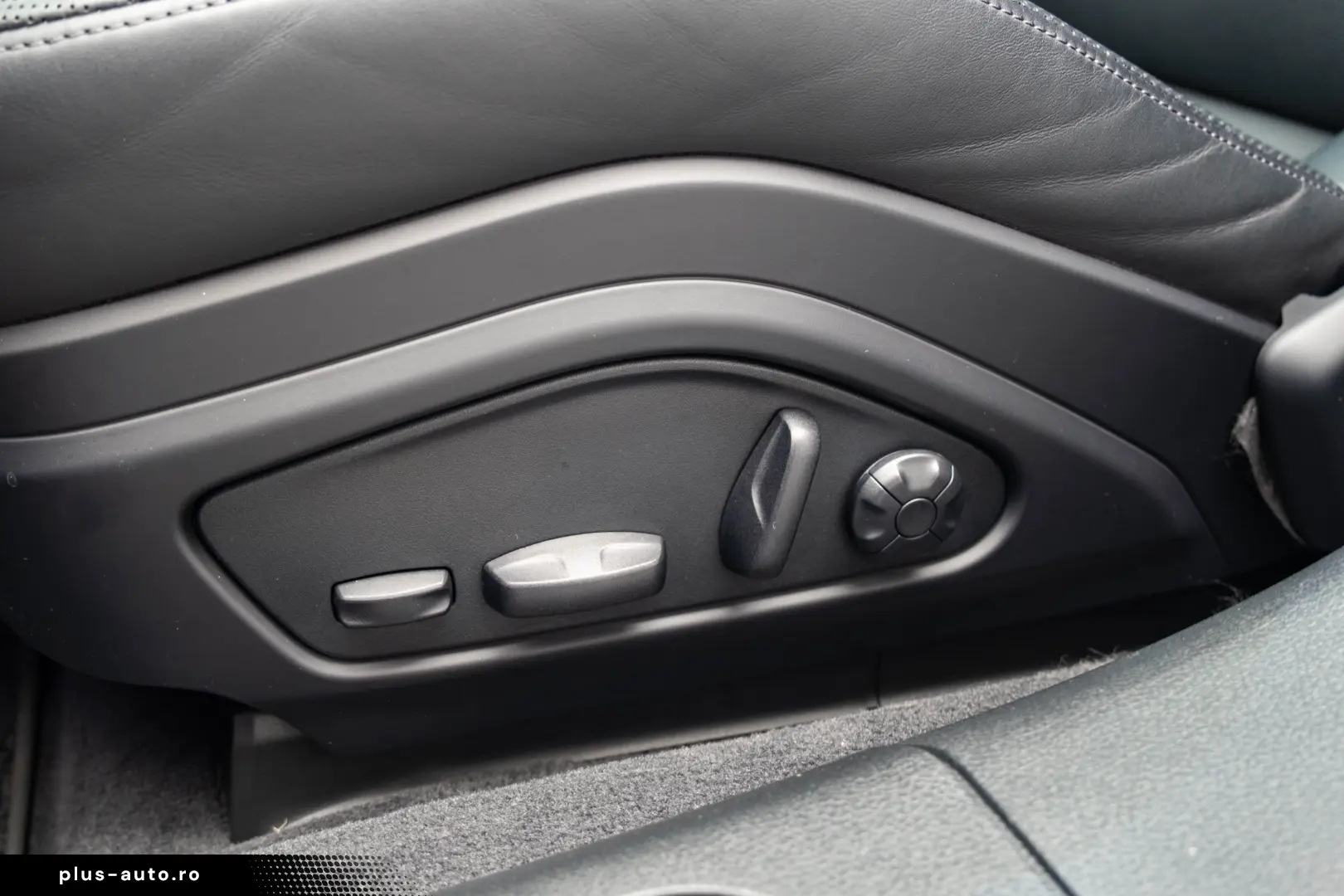 Porsche Panamera 4 E-Hybrid Platinum Edition