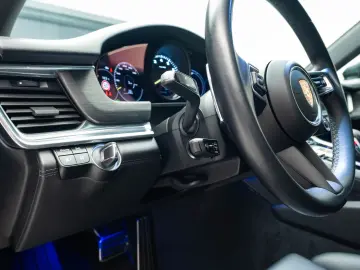 Porsche Panamera 4 E-Hybrid Platinum Edition