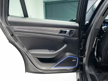 Porsche Panamera 4 E-Hybrid Platinum Edition