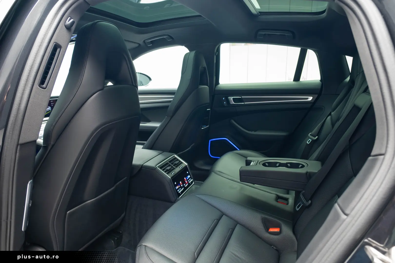 Porsche Panamera 4 E-Hybrid Platinum Edition