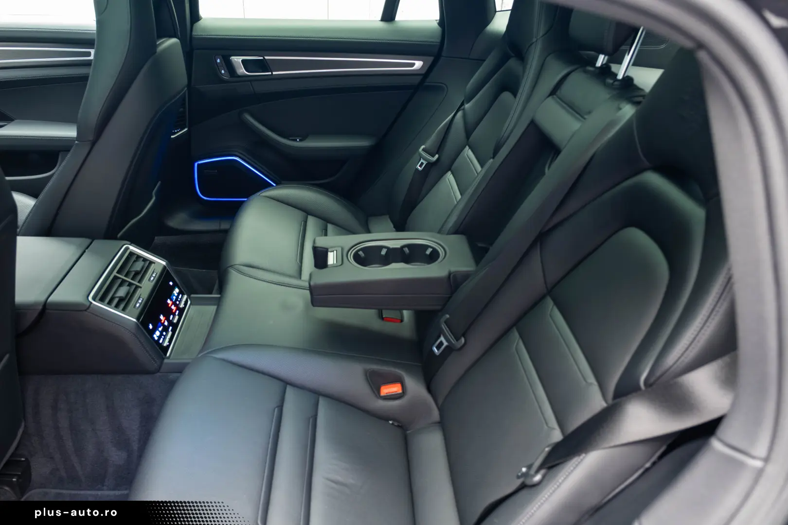 Porsche Panamera 4 E-Hybrid Platinum Edition