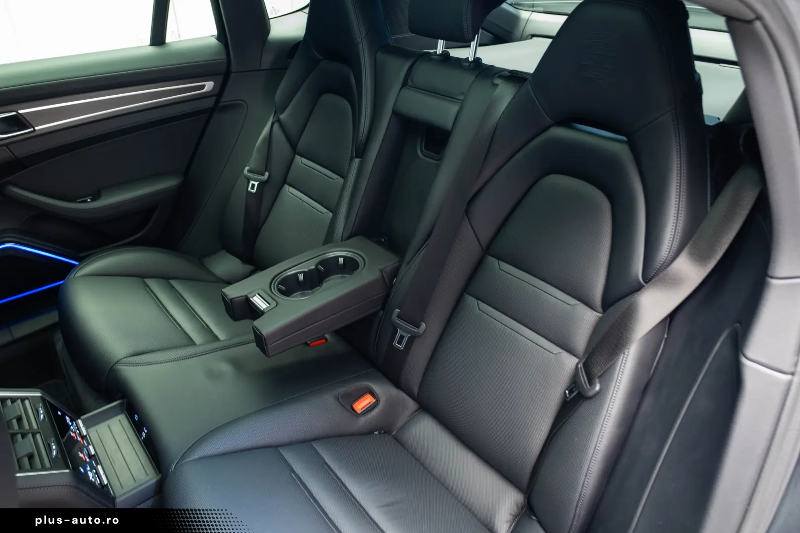 Porsche Panamera 4 E-Hybrid Platinum Edition