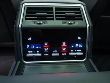 Porsche Panamera 4 E-Hybrid Platinum Edition