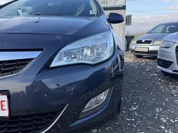 Opel Astra J Benzina 2010