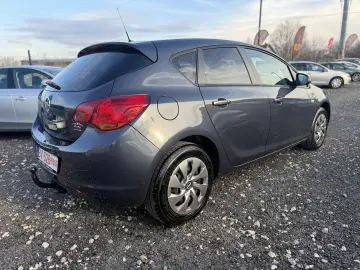 Opel Astra J Benzina 2010