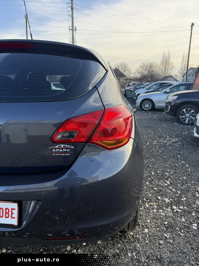 Opel Astra J Benzina 2010