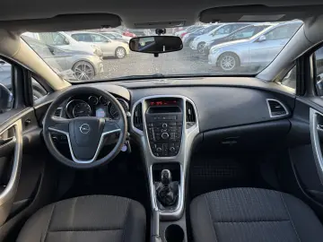 Opel Astra J Benzina 2010