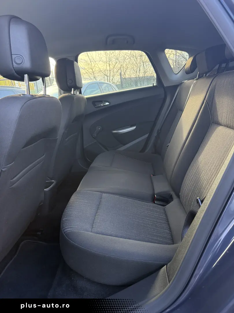 Opel Astra J Benzina 2010