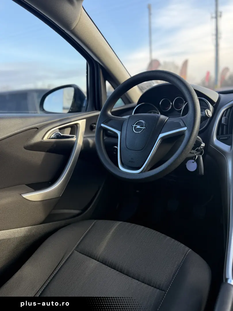 Opel Astra J Benzina 2010