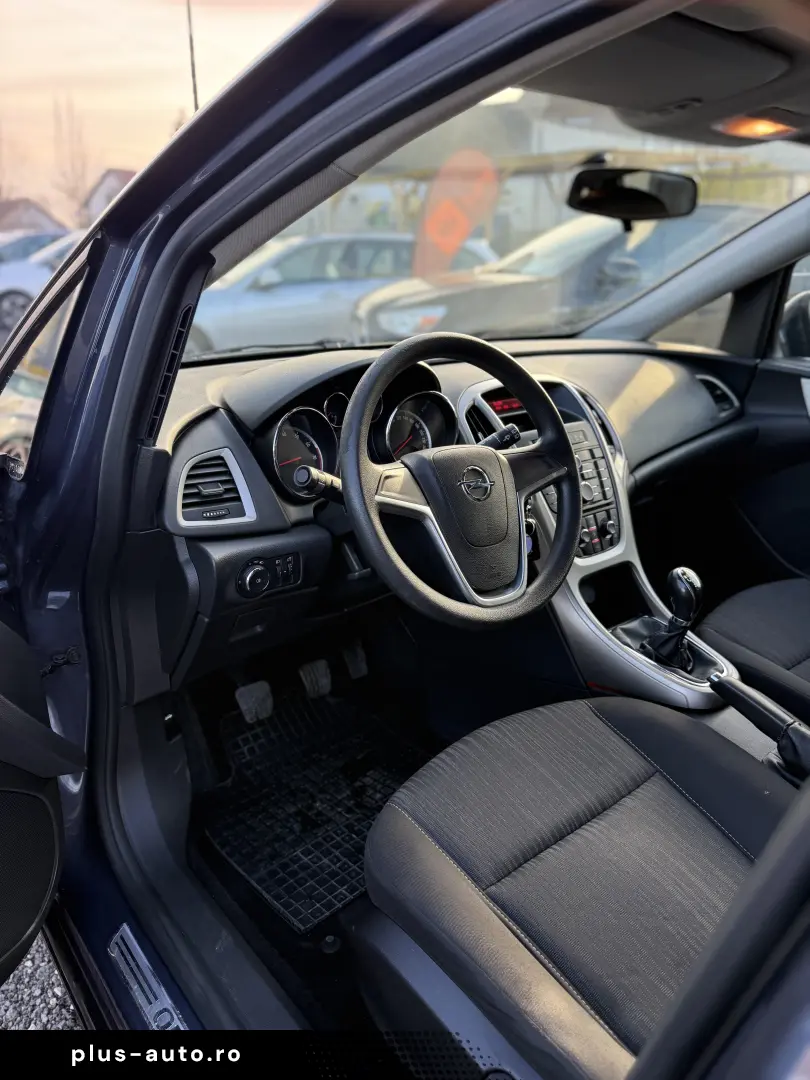 Opel Astra J Benzina 2010