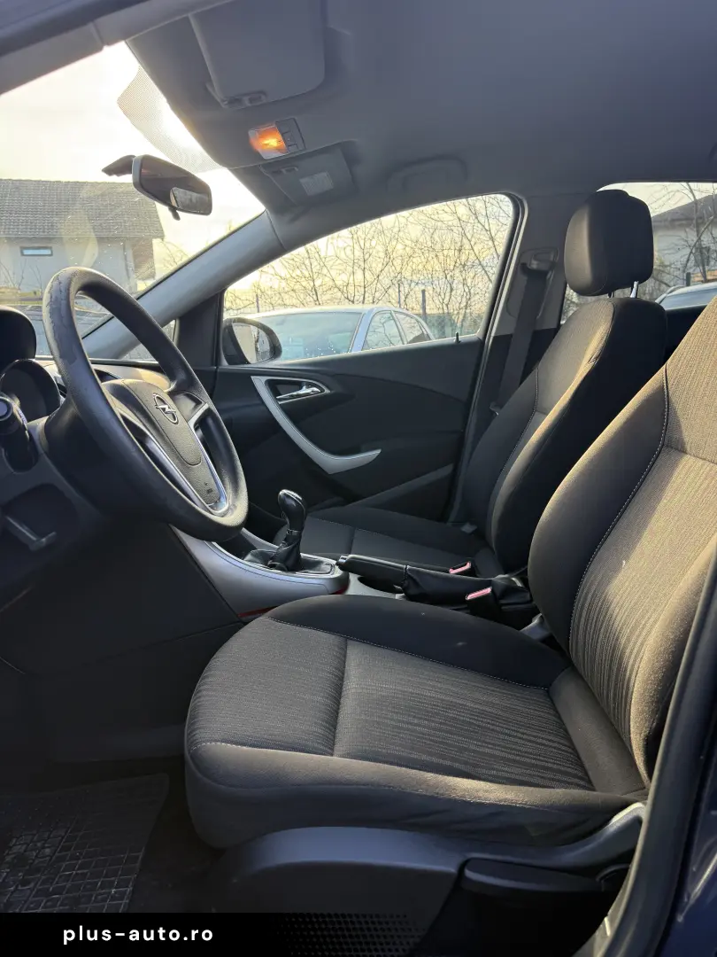 Opel Astra J Benzina 2010