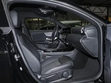 CLA 180 Progressive Rückfahrkamera MBUX-Navi LED