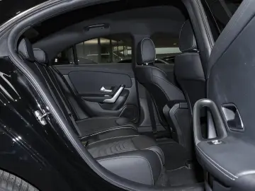 CLA 180 Progressive Rückfahrkamera MBUX-Navi LED