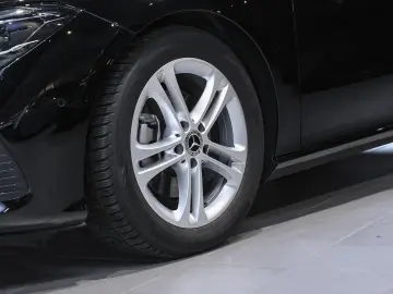 CLA 180 Progressive Rückfahrkamera MBUX-Navi LED