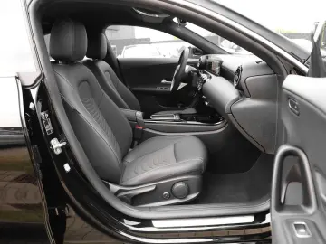 CLA 180 Rückfahrkamera Sitzheizung MBUX-Navi LED