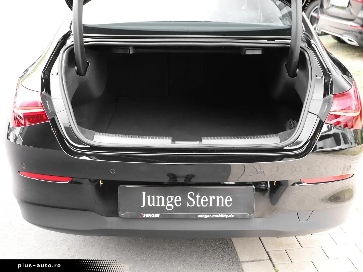 CLA 180 Rückfahrkamera Sitzheizung MBUX-Navi LED