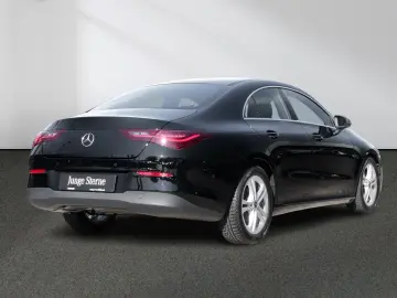 CLA 180 Rückfahrkamera Sitzheizung MBUX-Navi LED