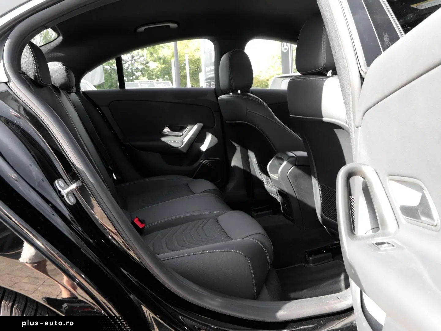 CLA 180 Rückfahrkamera Sitzheizung MBUX-Navi LED