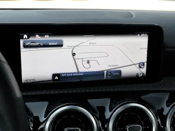 CLA 180 Rückfahrkamera Sitzheizung MBUX-Navi LED