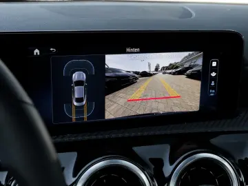 CLA 180 Rückfahrkamera Sitzheizung MBUX-Navi LED