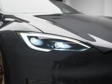 Tesla Model S Plaid ; Garantie pana in dec 2030