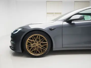 Tesla Model S Plaid ; Garantie pana in dec 2030