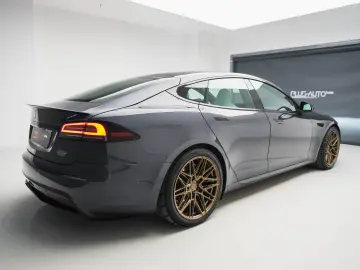 Tesla Model S Plaid ; Garantie pana in dec 2030