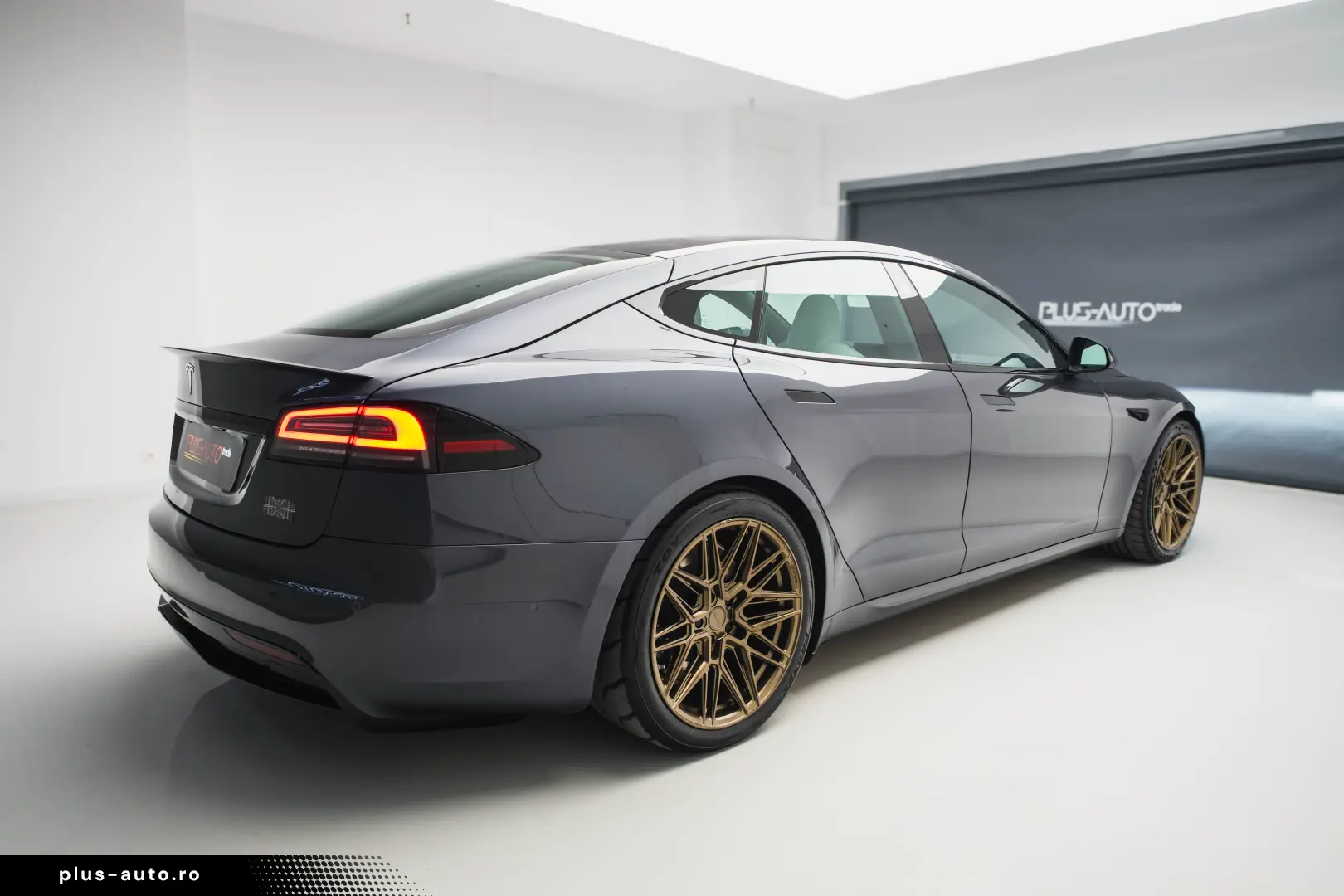 Tesla Model S Plaid ; Garantie pana in dec 2030