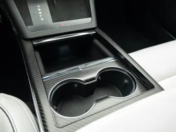 Tesla Model S Plaid ; Garantie pana in dec 2030