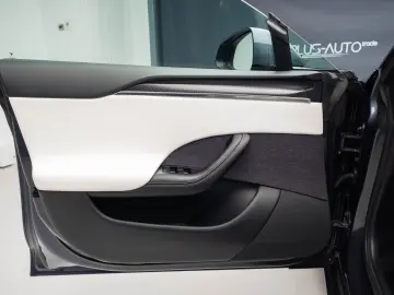 Tesla Model S Plaid ; Garantie pana in dec 2030
