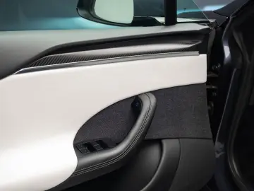 Tesla Model S Plaid ; Garantie pana in dec 2030