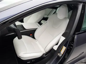 Tesla Model S Plaid ; Garantie pana in dec 2030