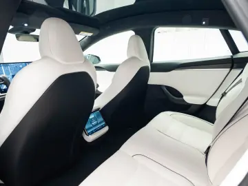 Tesla Model S Plaid ; Garantie pana in dec 2030