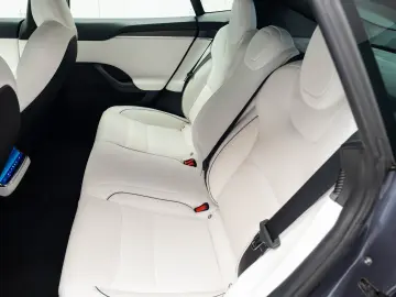 Tesla Model S Plaid ; Garantie pana in dec 2030