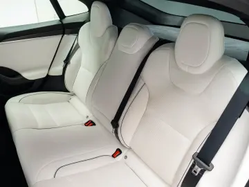 Tesla Model S Plaid ; Garantie pana in dec 2030